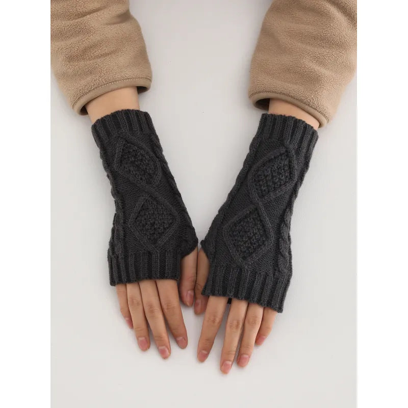 Women's Diamond Cable Knit Fingerless Gloves